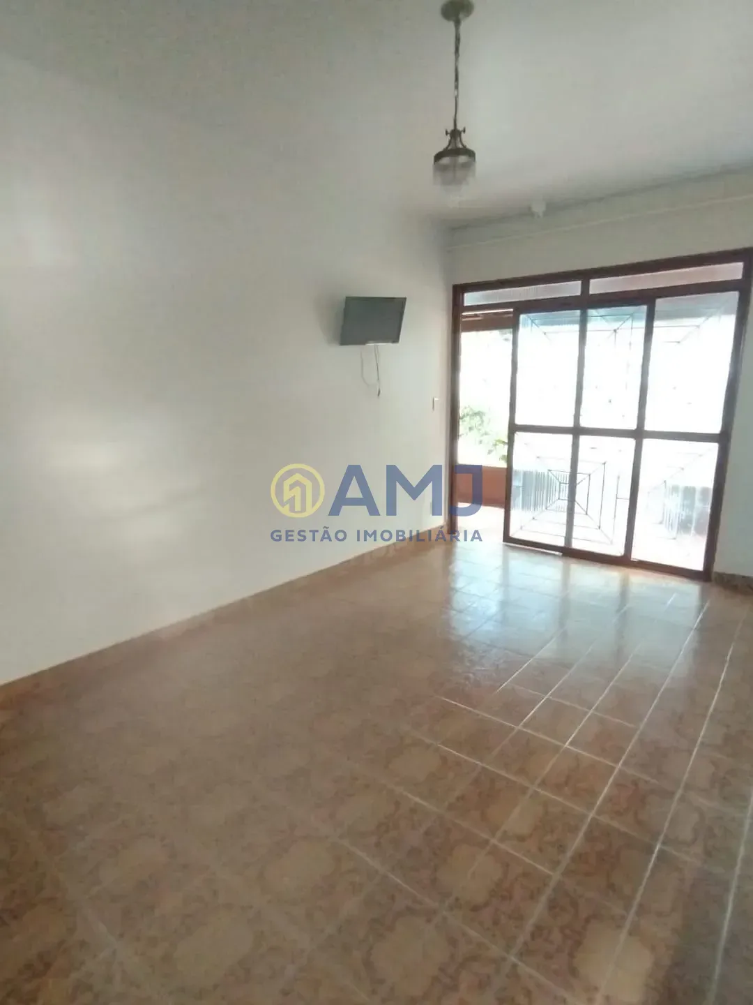 Imagem Excelente oportunidade: duas casas no mesmo lote! Ideal para morar e investir!