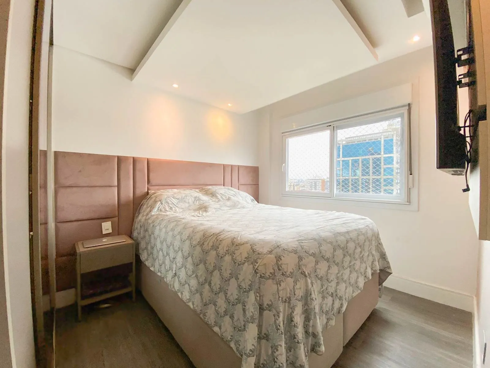 Imagem Apartamento semimobiliado, andar alto, com vista perene - Jardim Lindóia