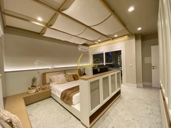 Imagem Sobrado condomínio fechado, com 04 suítes e SPA mobiliado e decorado