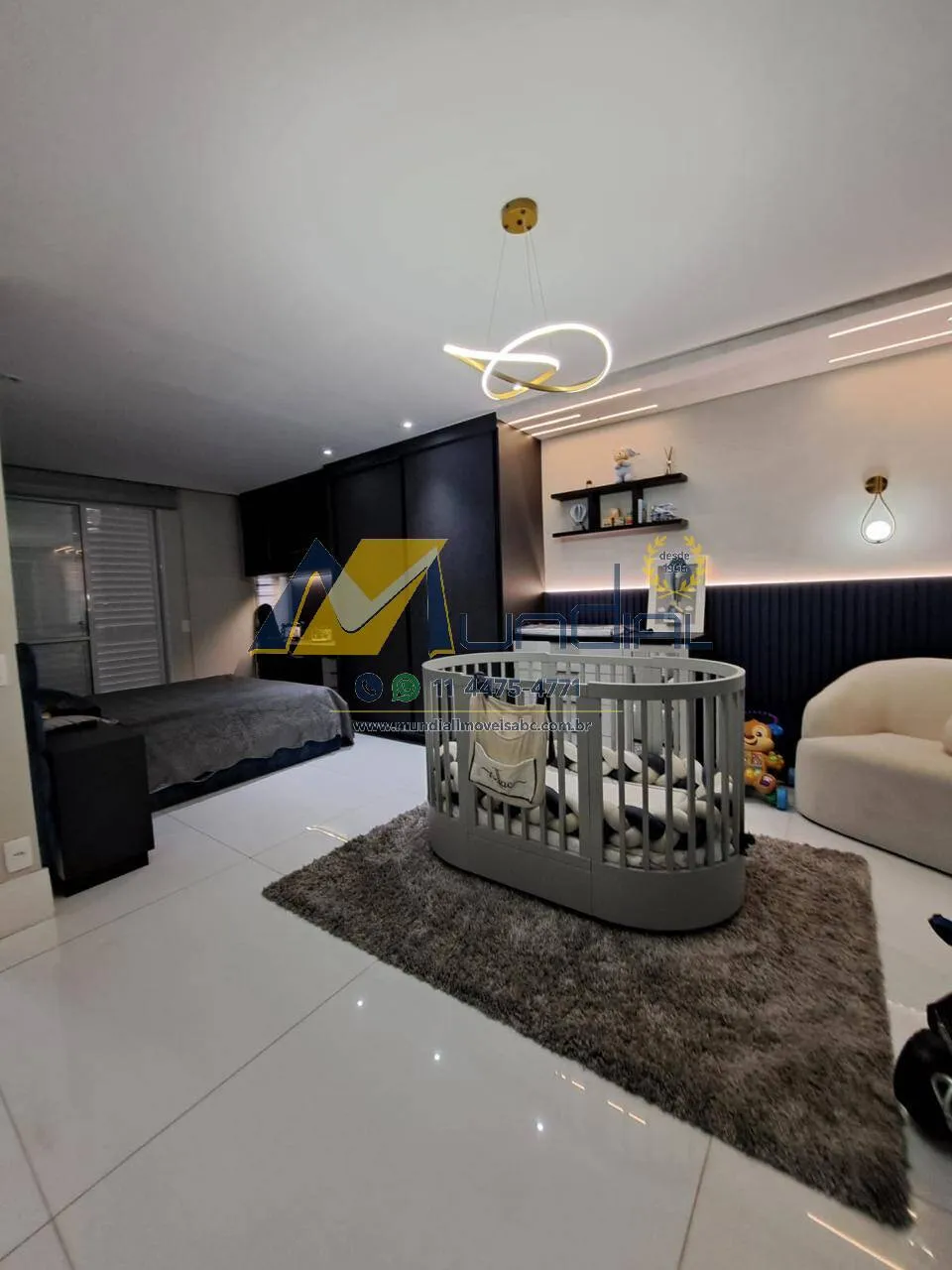 Imagem Cobertura Duplex de Alto Padrão com 227m² e 4 Vagas