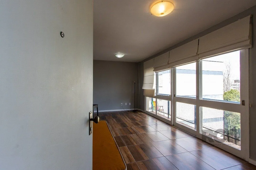 Imagem Apartamento com 3 dormitórios na Rua Dr. Barcelos