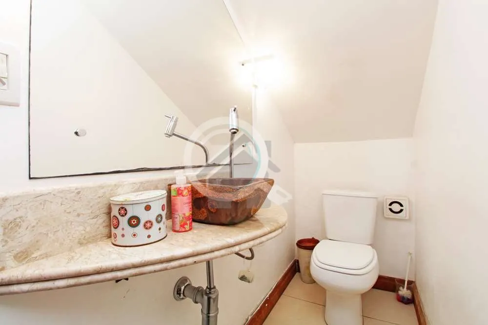 Imagem Você procura uma casa com estilo, próprio para o conforto e bem estar da sua família? Essa bela r...
