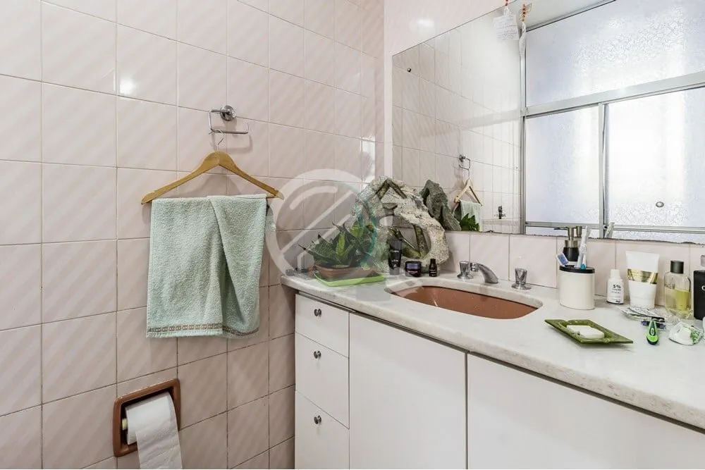 Imagem Excelente casa à venda. Propriedade ideal para sua residência e seu negócio comercial (oficina, p...