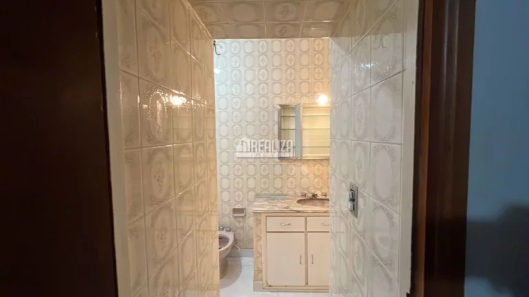 Imagem Casa para alugar no bairro Irmãos Soares, em Uberaba - 4 dormitórios e área de lazer!