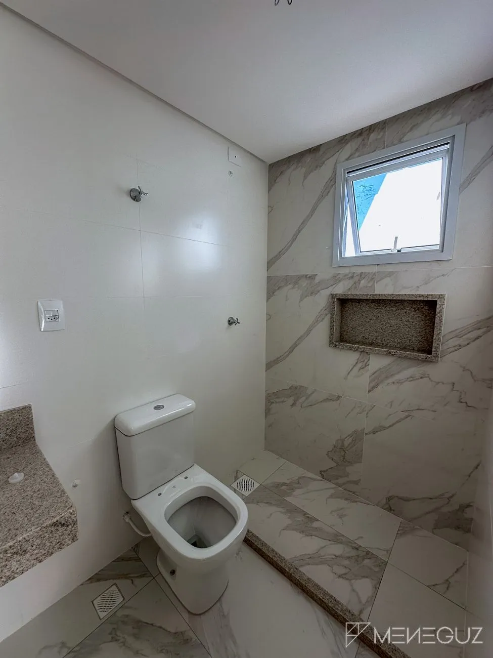 Imagem Apartamento de Luxo Novo no Centro de Guarapari - 3 Quartos com Suíte e Lazer Completo!
