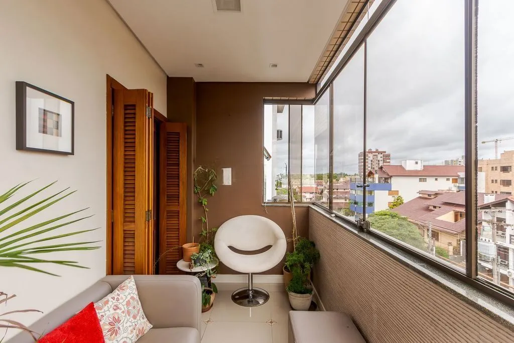 Imagem Apartamento 3 Dorms com Suíte e 2 Vagas no Jardim Planalto - Porto Alegre
