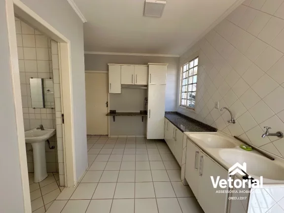 Imagem Casa para Locação Comercial em Barreiras-BA, Bairro Aratu: 3 Quartos, sendo 3 Suítes, closet, 3 Salas, 6 Banheiros, 2 Vagas, 479,99 m².