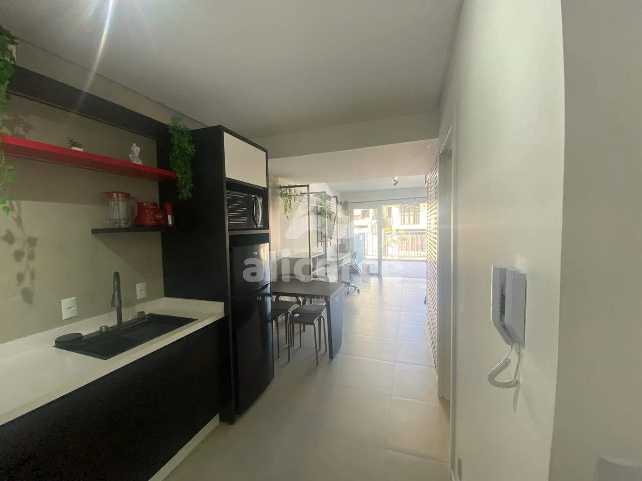 Imagem Studio Garden Novo Mobiliado com Terraço Privativo e Vaga de Garagem no Centro de Florianópolis