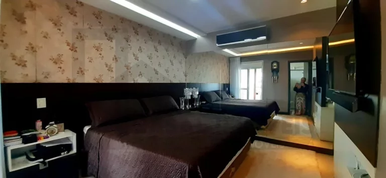Imagem CASAL IMÓVEIS VENDE ED HORIZONTE II 250 M² 3 SUÍTES - MASTER BANHEIRO DULPO + 4 VGS ANDAR ALTO Fino acabamento e móveis de grife, tudo muito novo