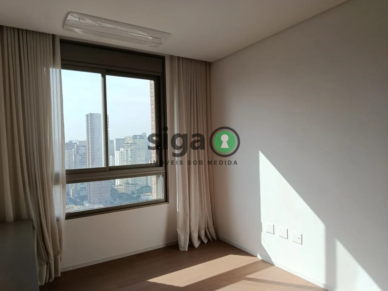 Imagem OPORTUNIDADE! APARTAMENTO 130 M² ITAIM