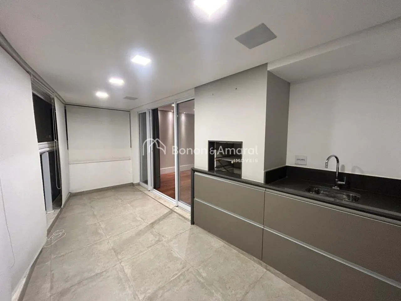 Imagem Alto Padrão no Cambuí - 2 Suítes, Varanda Gourmet, Andar Alto e Vista Privilegiada