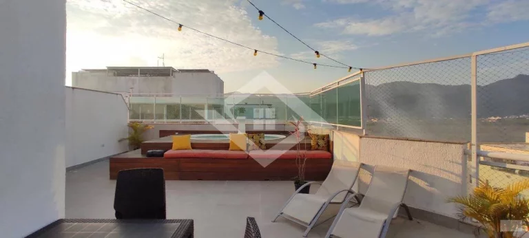 Imagem Cobertura de 3 quartos com 198 m² em condomínio no Recreio dos Bandeirantes