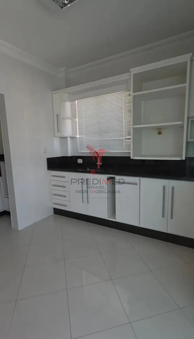 Imagem Apartamento com 130 mts2. Sacada com churrasqueira. Amplitude e Conforto em Meia Praia