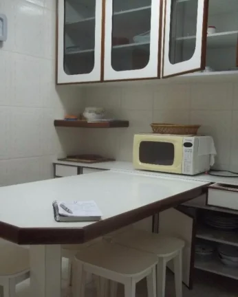 Imagem Apartamento de luxo à venda ou locação em Guarujá-SP, Pitangueiras - 3 quartos, 1 suíte, 3 banheiros, 2 vagas, 112m².