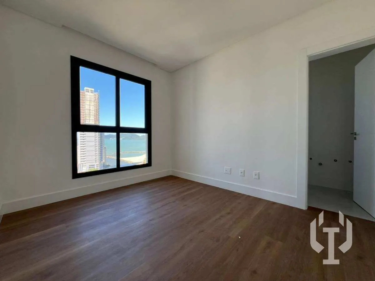 Imagem Apartamento Novo Quadra Mar com Lazer Completo em Meia Praia