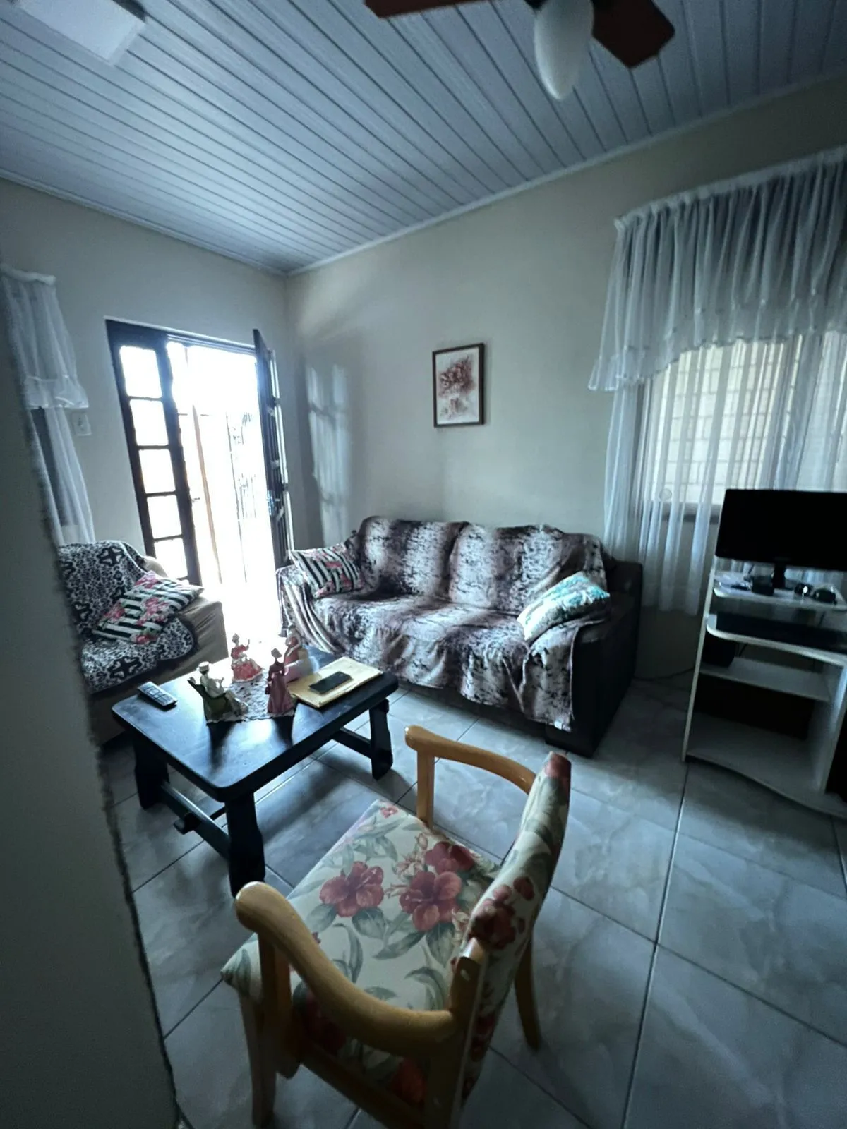 Imagem Casa no bairro Guarujá - Zona Sul de Porto Alegre