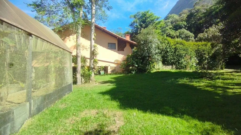 Imagem Terreno em Condomínio para Venda em Teresópolis / RJ no bairro Três Córregos