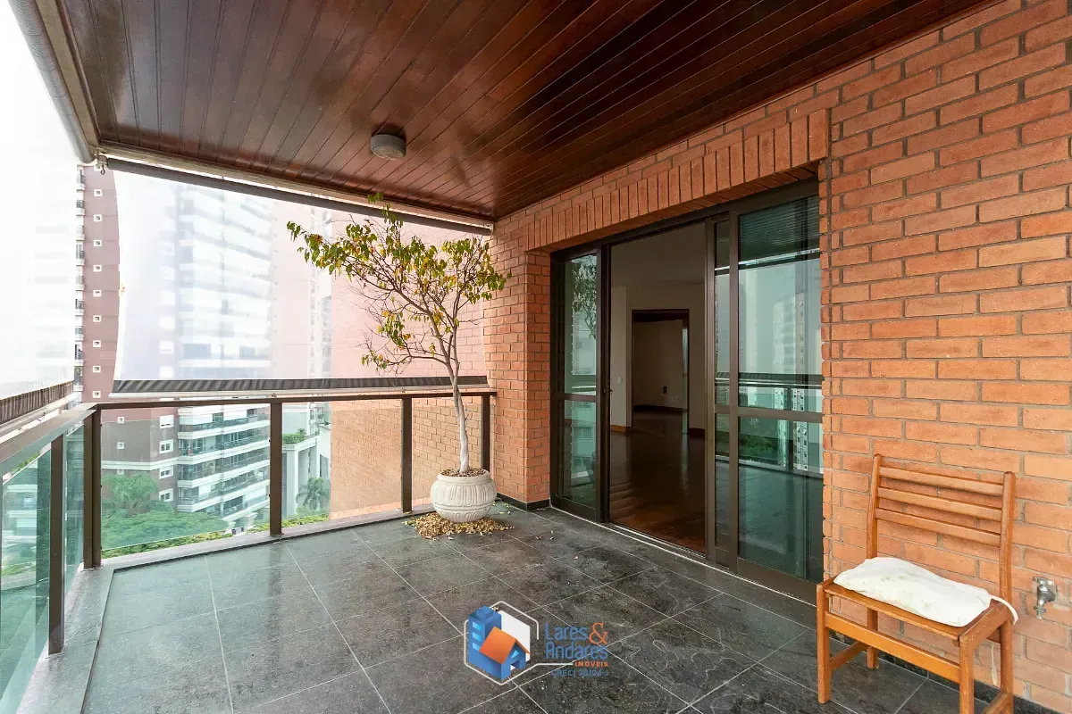 Foto do imóvel Apartamento para venda em Moema com 3 quartos, sendo 3 suítes, 325m² em Rua Ministro Gabriel de Rezende Passos