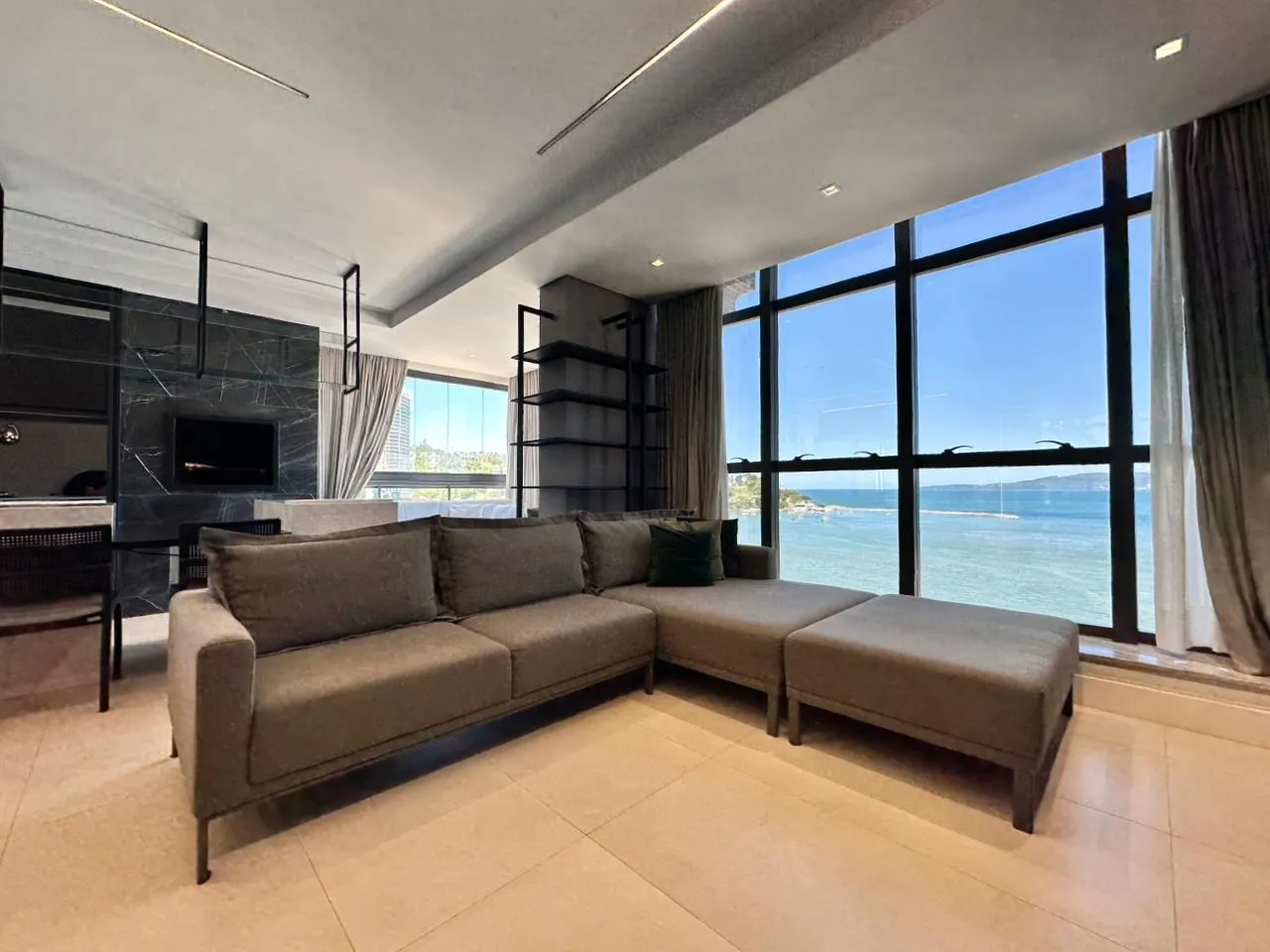 Imagem Apartamento com vista para o mar à venda com 138m2 por R$ 4.250.000,00