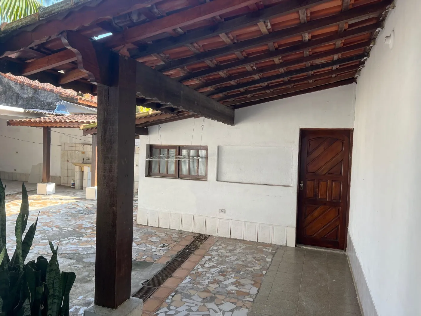 Imagem Casa para Venda em Praia Grande, Aviação, 4 dormitórios, 2 suítes, 2 banheiros, 4 vagas