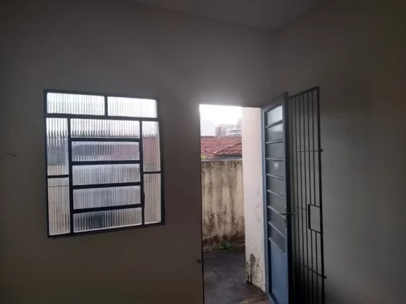 Imagem Barracão localizado perto da av. Duque de Caxias e Nações Unidas