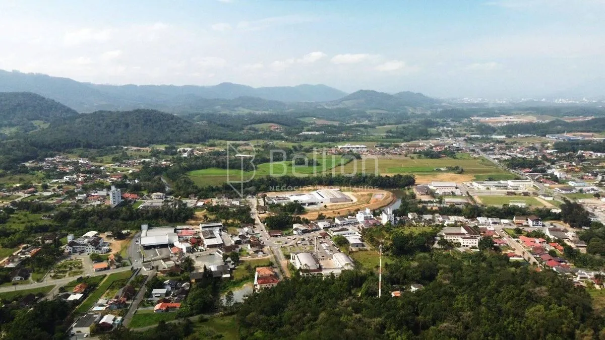Imagem Terreno excepcional no coração de Rio dos Cedros!