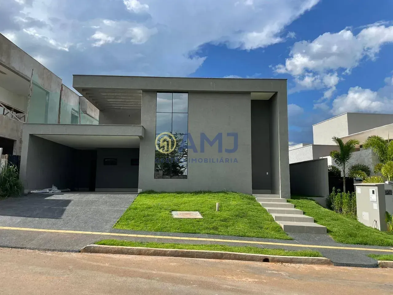 Foto do imóvel Casa à venda 04 Suítes no Goiânia Golfe Clube em Endereço não informado