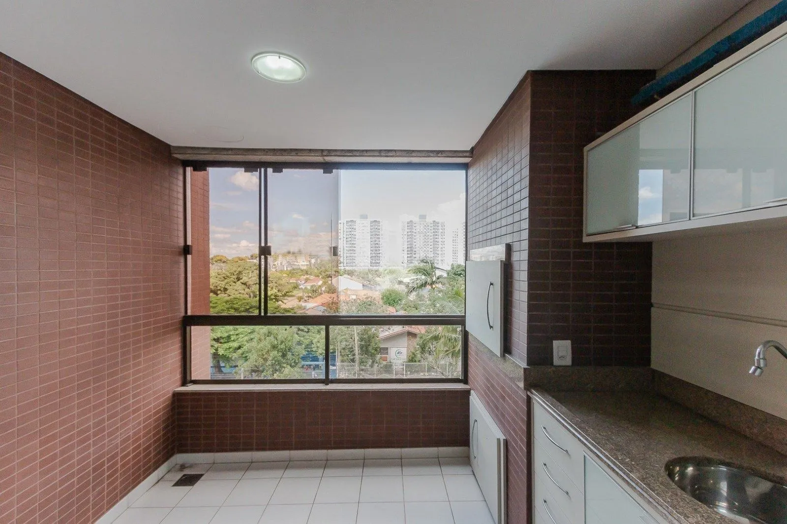 Imagem Apartamento, 4 dormitórios, sacada fechada com churrasqueira - Av. Panamericana