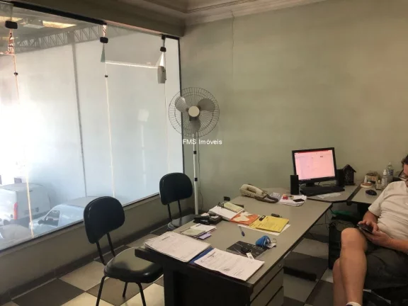 Imagem Imóvel comercial com 600m2 na Av. Nossa Senhora do Sabará - Zona Sul.
