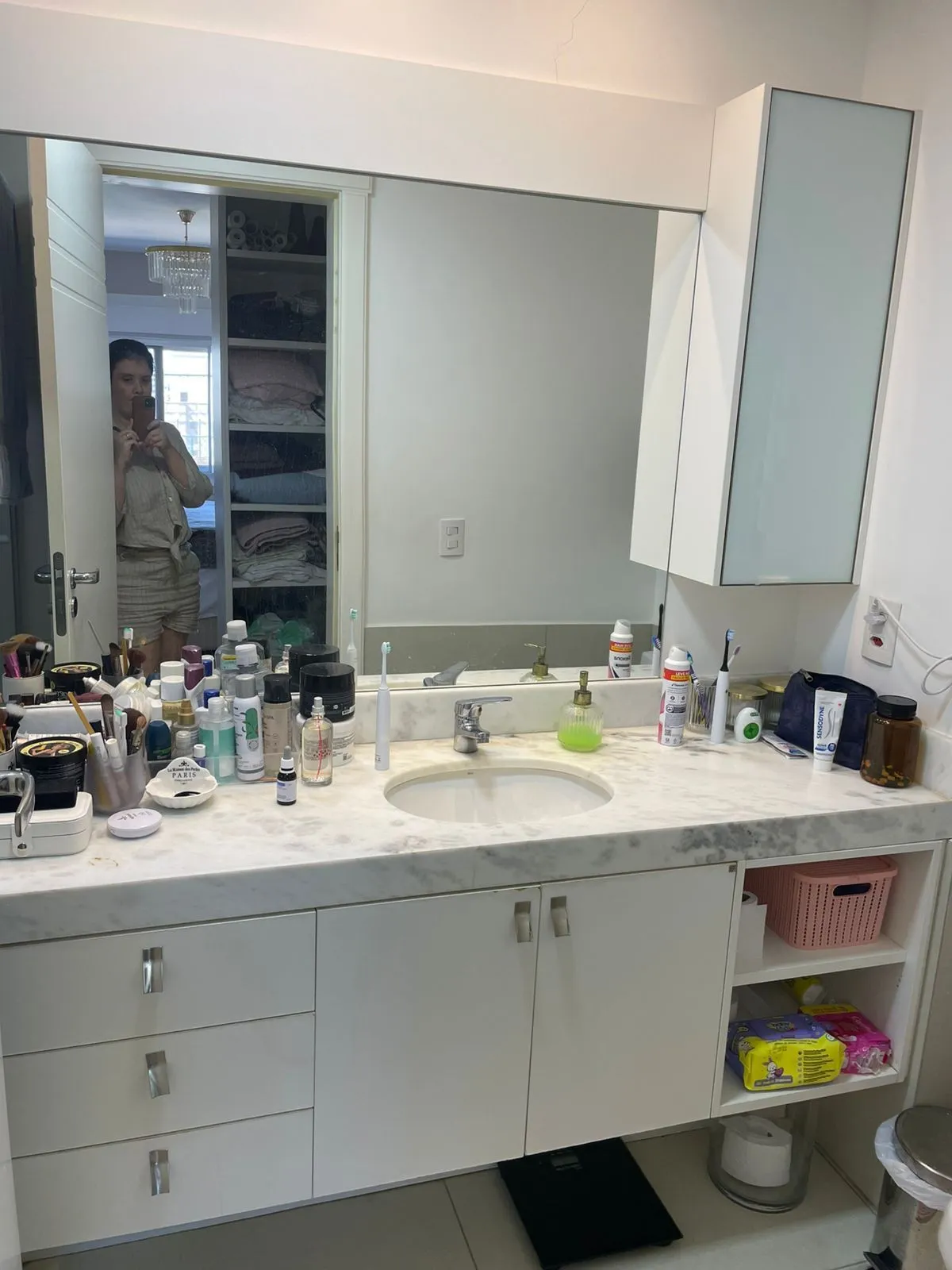 Imagem Apartamento à VENDA, com ótima planta de 137 m² privativos, 3 SUÍTES, 2 vagas, em um condominio com INFRAESTRUTURA DE RESORT, bairro RIO BRANCO.