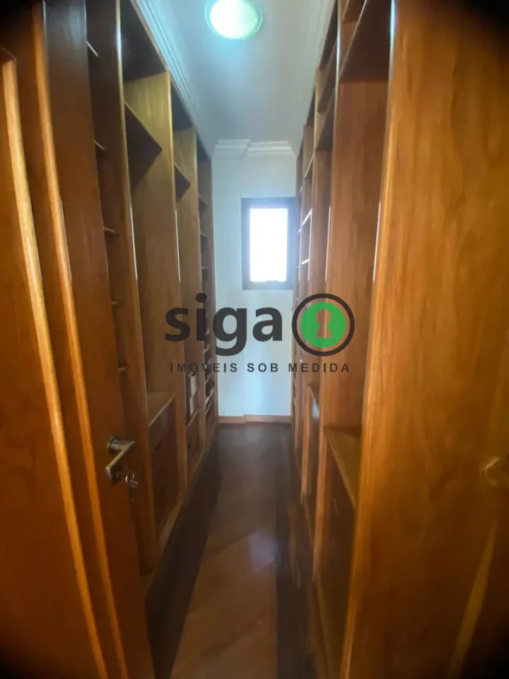 Imagem Apartamento á Venda - 235m², 4 Suítes e 4 Vagas em Moema.