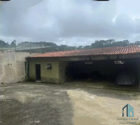 Imagem Casa a venda preço abaixo de mercado, 04 quartos c/suíte, no São Lourenço em Curitiba PR