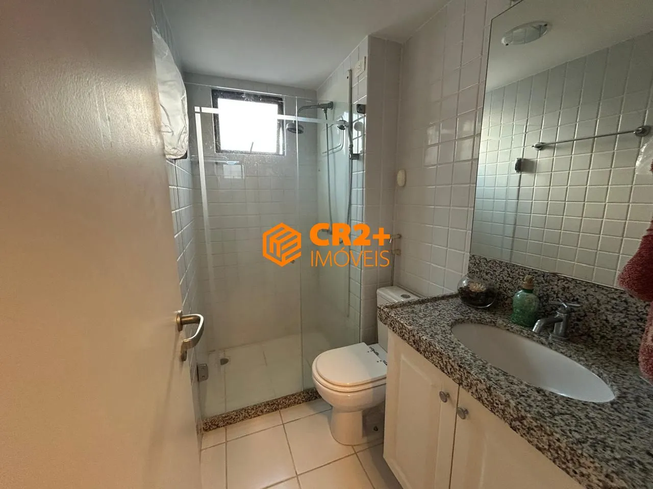 Imagem Vendo apartamento com vista livre para o mar com 3 suítes -118m²