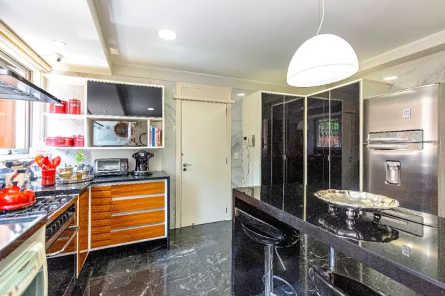 Imagem Casa em Condomínio para venda no bairro Três Figueiras em Porto Alegre