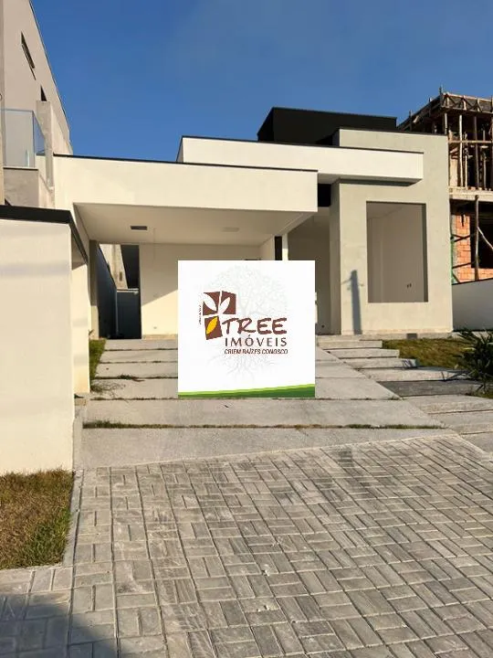 Imagem VENDA DE CASA TÉRREA NO CONDOMÍNIO ARUÃ BRISAS, EM MOGI DAS CRUZES/SP, 321m² com 3 suítes, churrasqueira, piscina e 4 vagas para autos. CONSULTE-NOS.