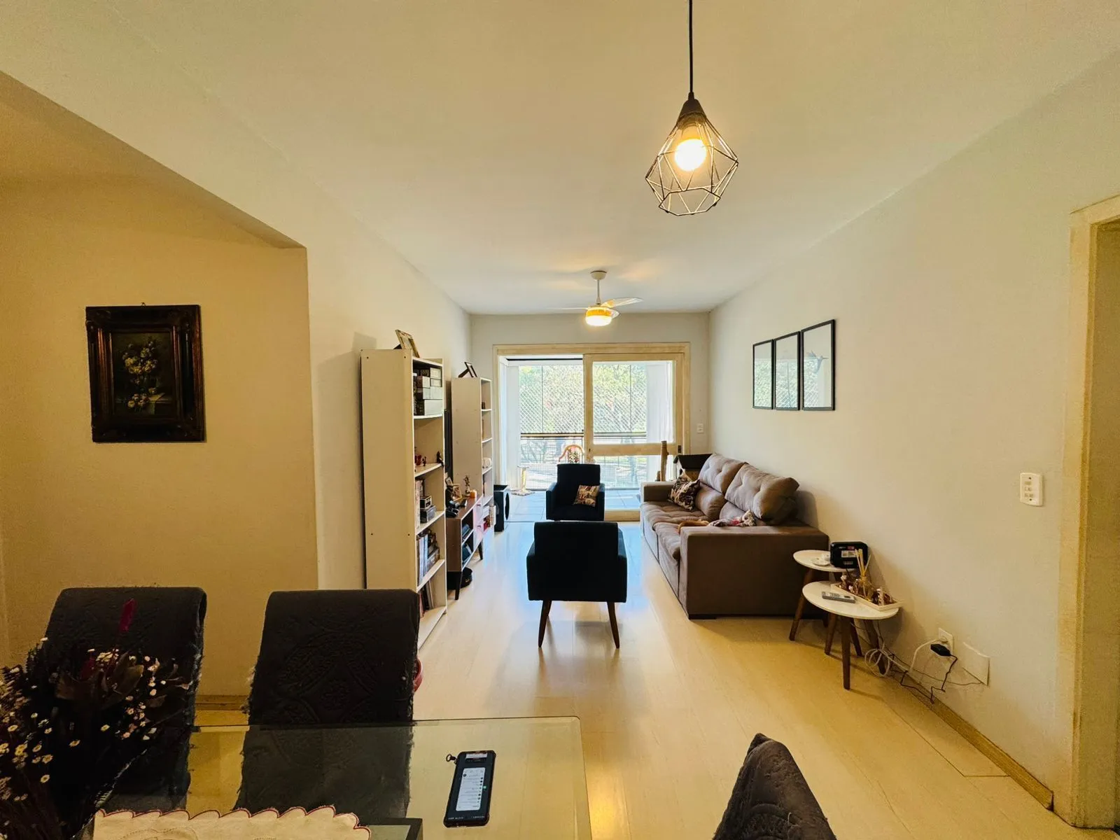 Imagem Apartamento Semimobiliado com 94,67 m² Privativos, 3 Dormitórios,