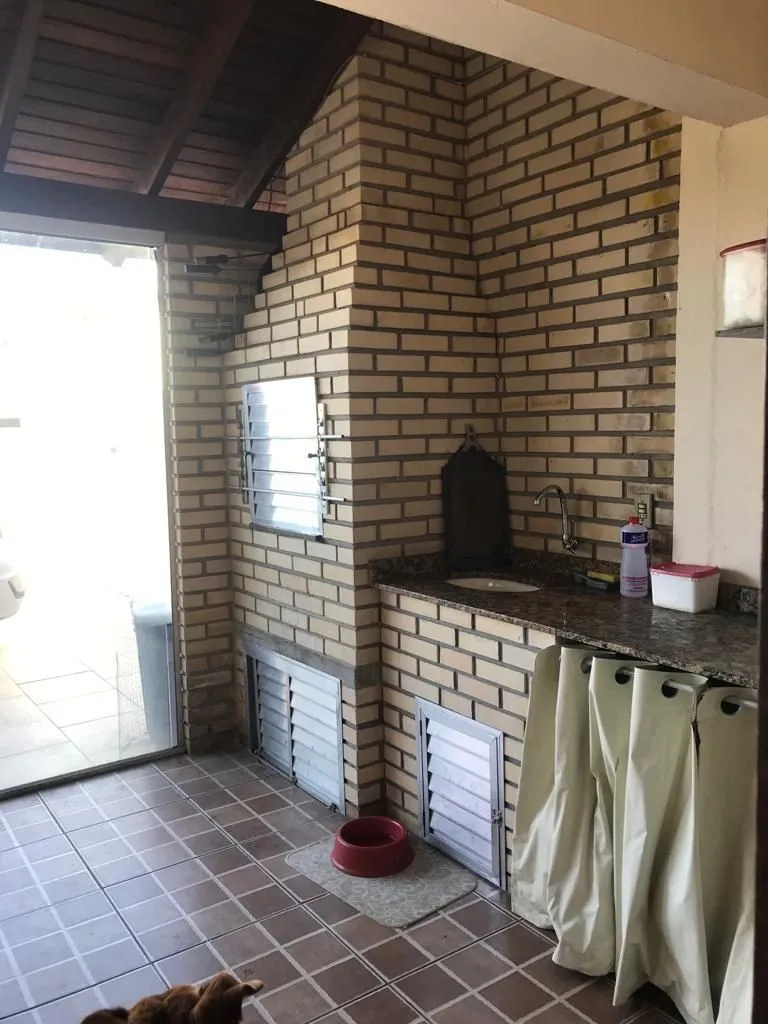 Imagem Sobrado semi mobiliado de 3 dormitorios sendo uma suite no bairro Hipica