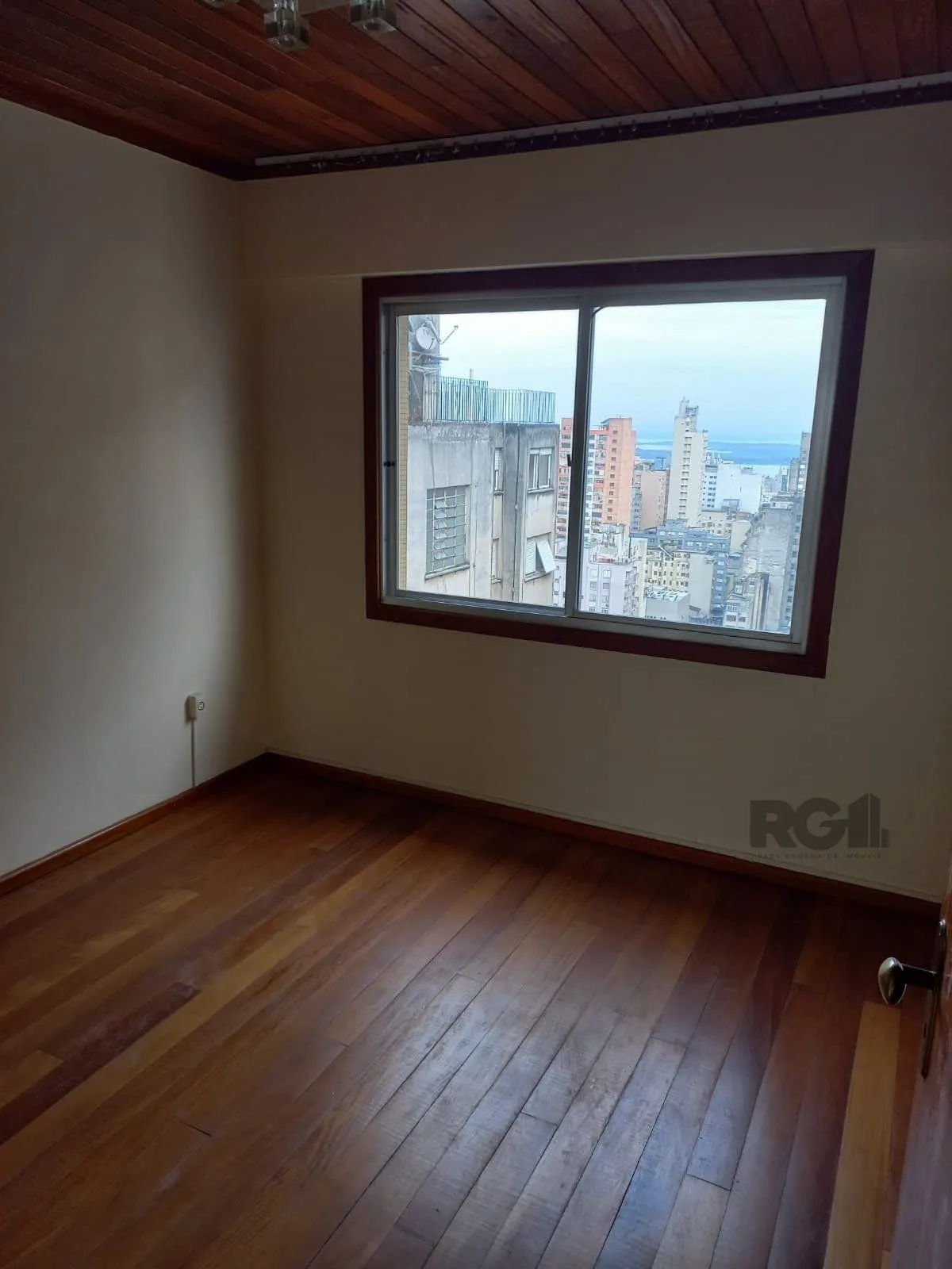 Imagem Apartamento de 2 dormitórios no centro venda