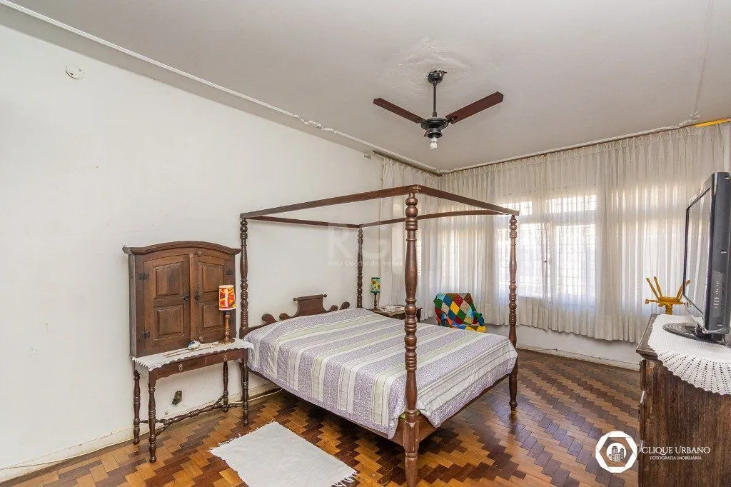 Imagem Casa para Venda de 3 dormitórios, no bairro Petrópolis