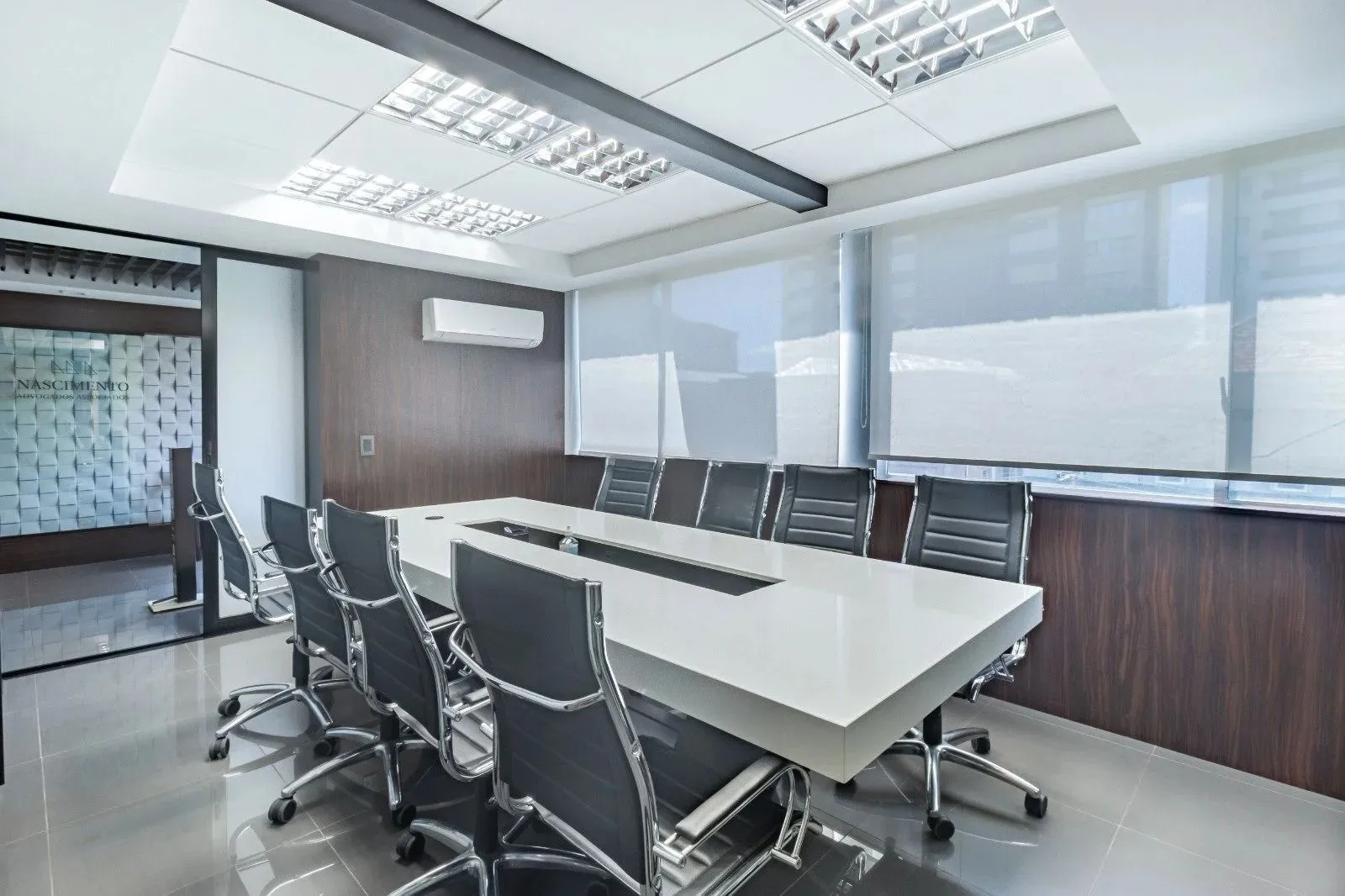 Imagem Sala/Conjunto Comercial com 4 vagas e 218m²