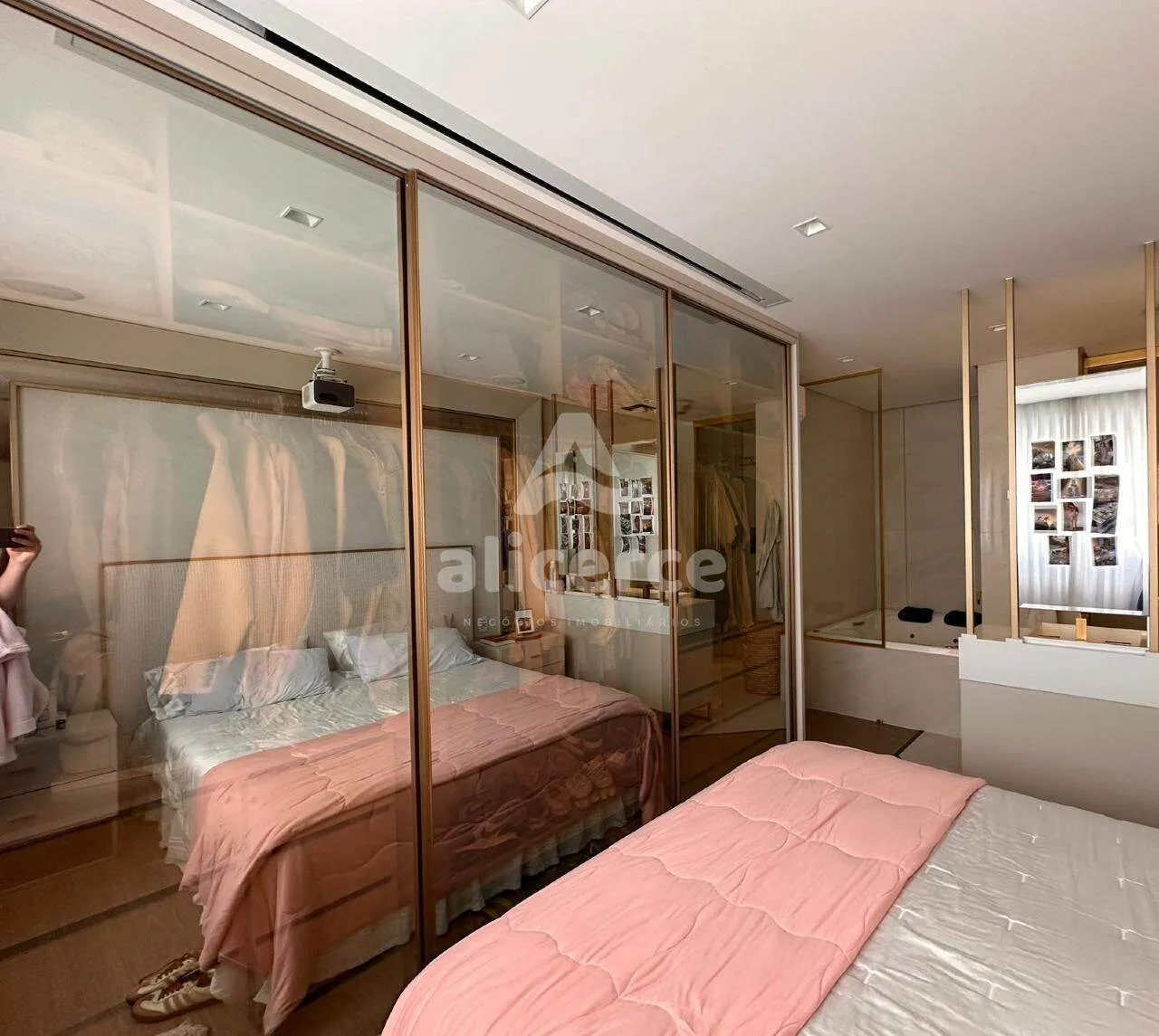 Imagem Apartamento à venda com 3 quartos 1 suíte, 96,37m² em Abraão Florianópolis