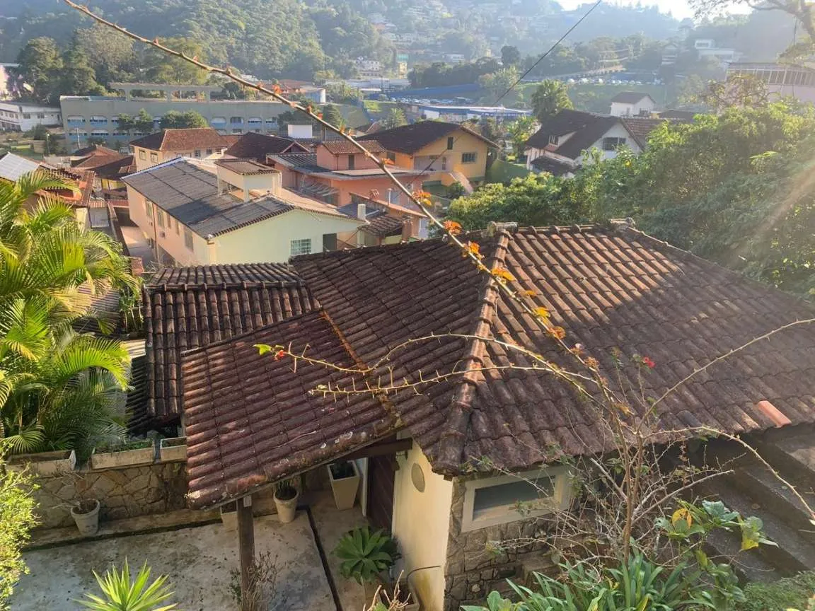 Imagem Casa para Venda em Petrópolis / RJ no bairro Quitandinha