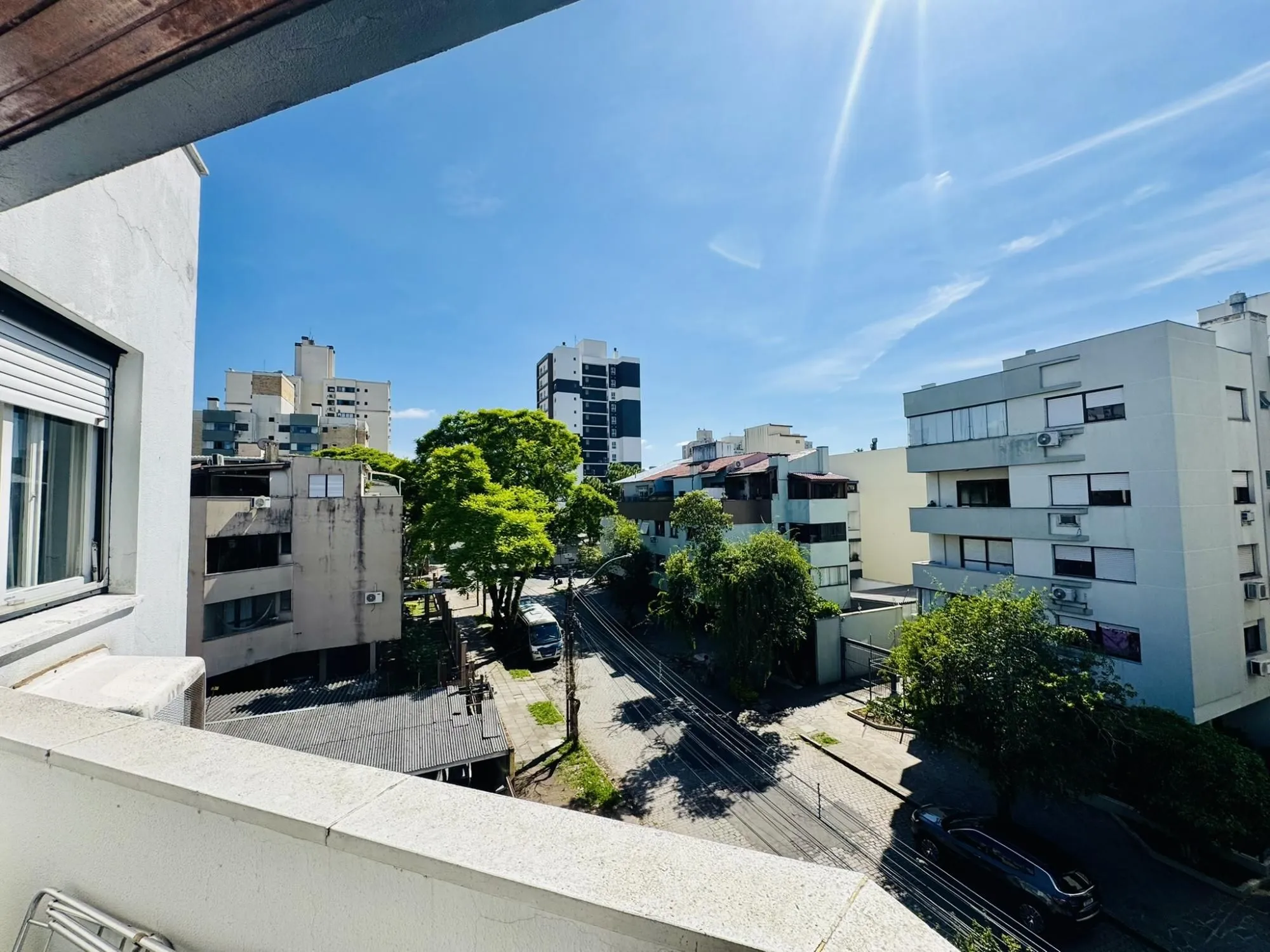 Imagem Apartamento 1 Dormitório Reformado com Sacada e Churrasqueira no Jardim Botânico