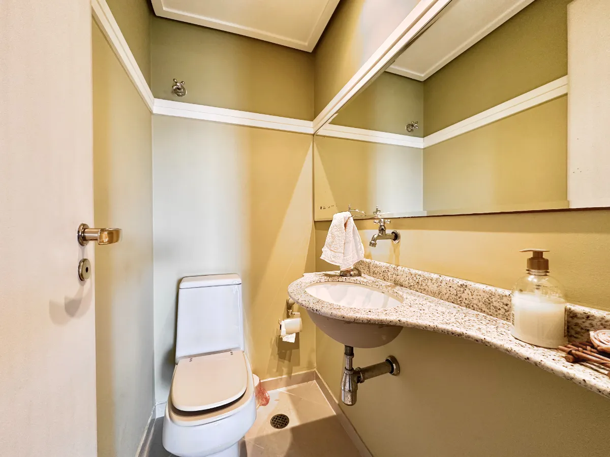 Imagem Apartamento para venda e locação em Aclimação com 3 quartos, sendo 2 suítes, 226m2