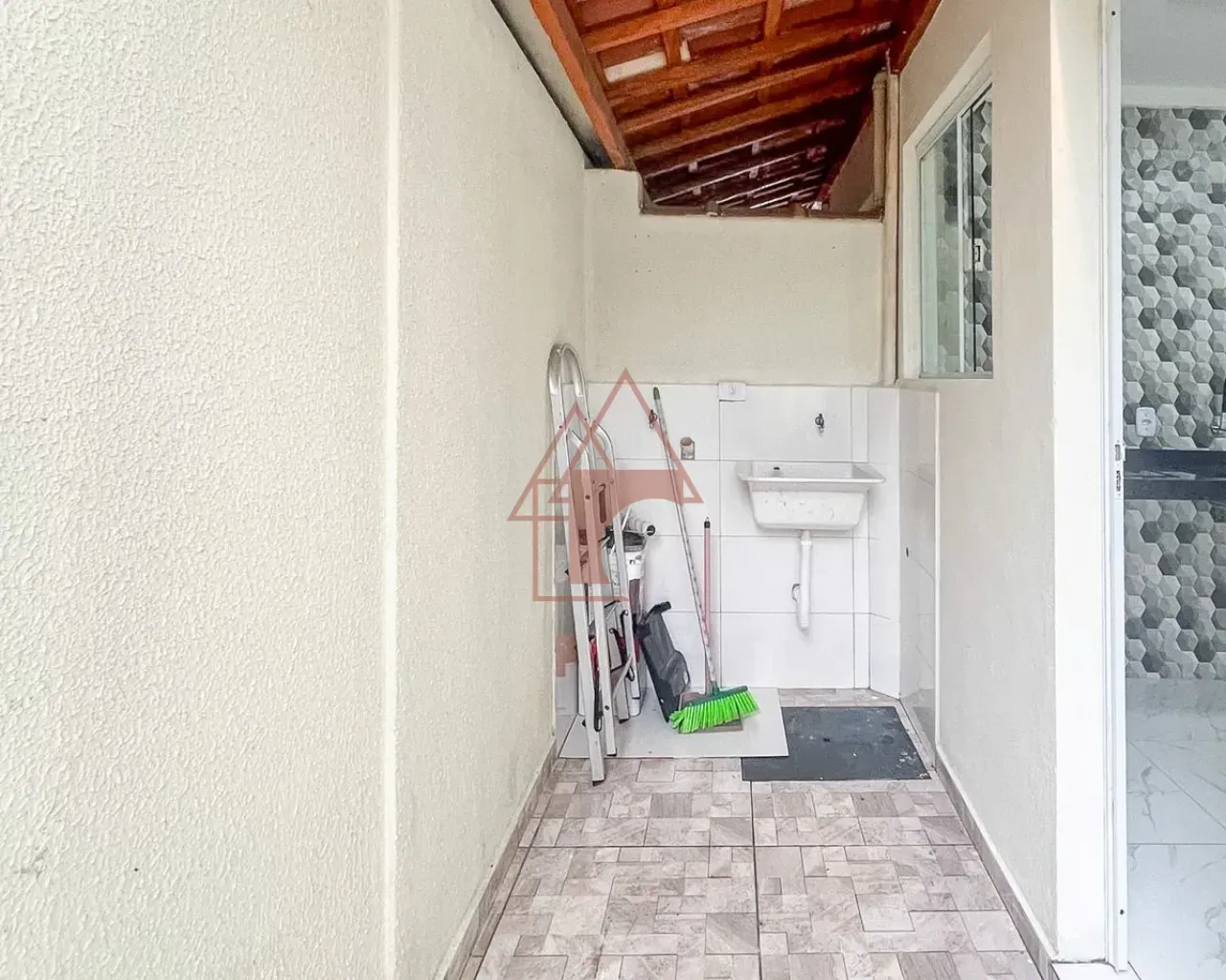 Imagem Casa com 2 Quartos à Venda, 45 m² em Esmeralda - Praia Grande