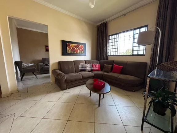 Imagem Casa à venda no bairro Estados Unidos em Uberaba - 3 dormitórios, 2 suítes, 3 garagens