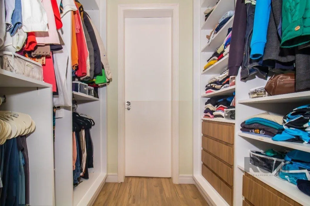 Imagem Vende-se belo apartamento a 2 quadras do Parcão, 3 quartos com suíte e vaga coberta - 110m² - Auxiliadora