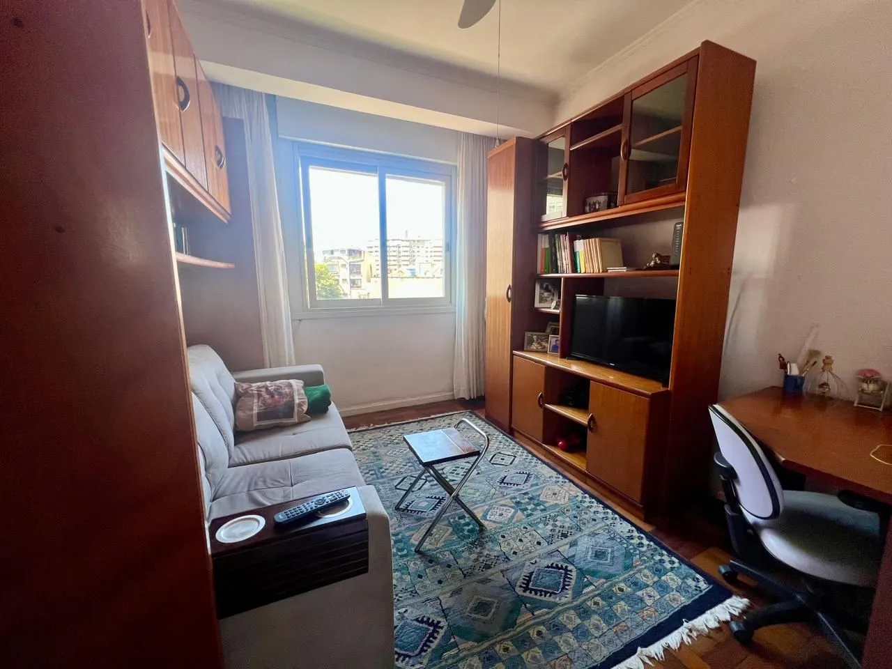 Imagem Apartamento 3 dormitórios com 80m2 no bairro Floresta.