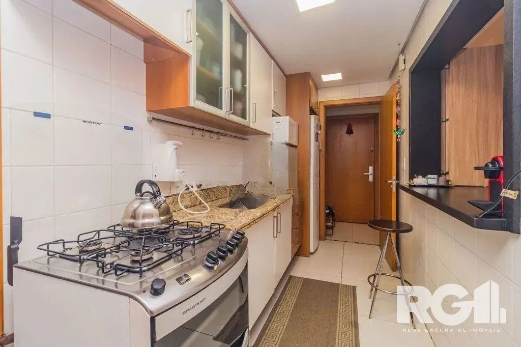 Imagem Apartamento com 94m², 3 quartos, 1 suíte, 2 vagas, no bairro Cristo Redentor em Porto Alegre..
