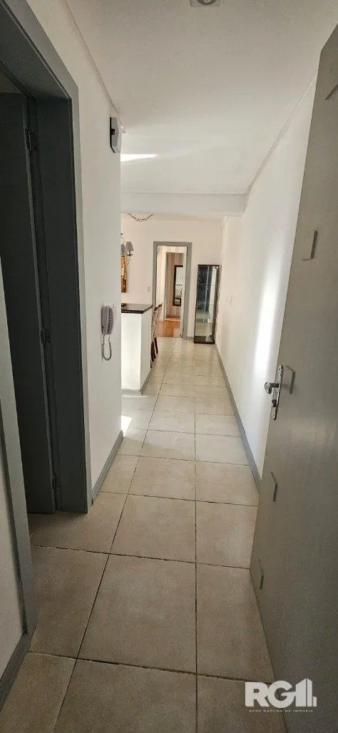 Imagem Lindo Apartamento Mobiliado de 1 domitório com 1 Suíte e Sacada